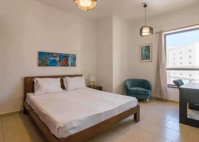 Spacious 4 Bedroom Apartment In Jbr, 5-Min Walk To The Beach, Marina Views