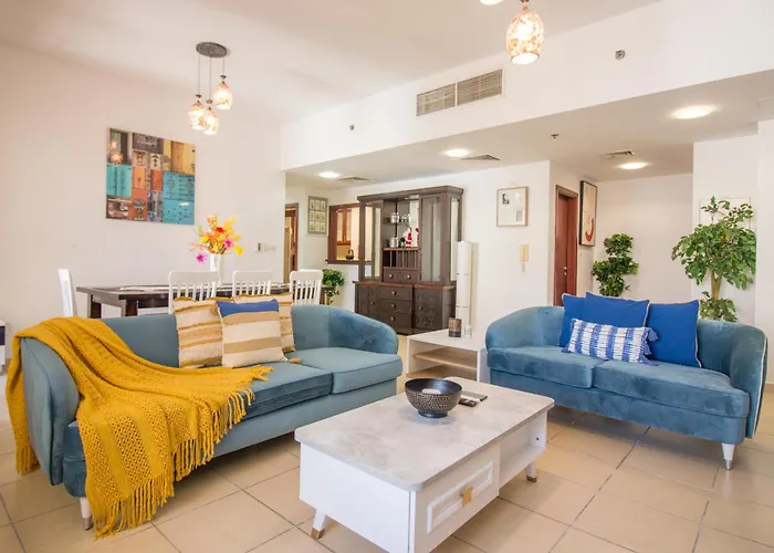 Spacious 4 Bedroom Apartment In Jbr, 5-Min Walk To The Beach, Marina Views