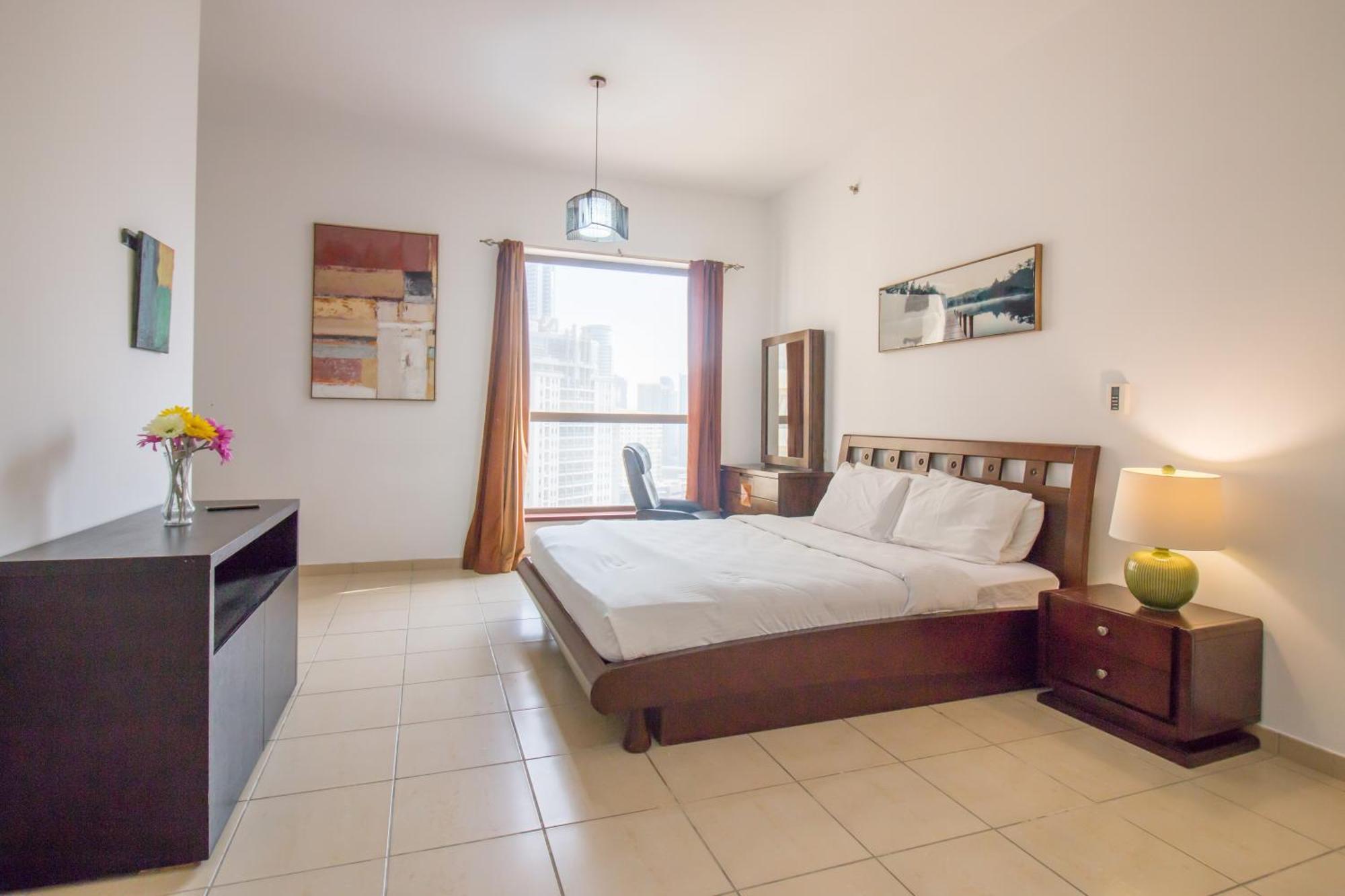 Spacious 4 Bedroom In Jbr, 5-min Walk To The Beach, Marina Views *
