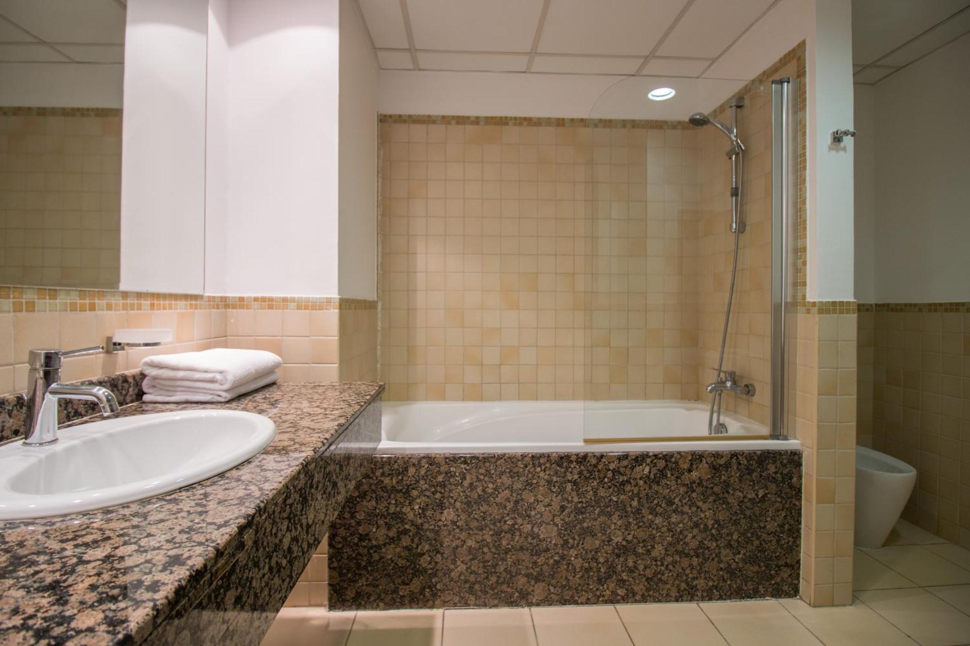 Spacious 4 Bedroom In Jbr, 5-min Walk To The Beach, Marina Views Apartment