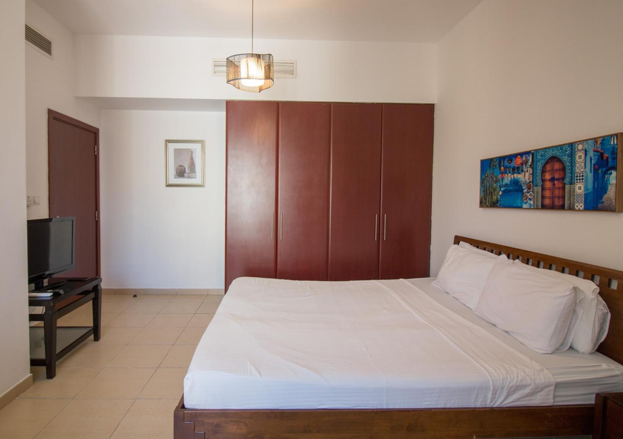 Apartment Spacious 4 Bedroom In Jbr, 5-min Walk To The Beach, Marina Views Dubai