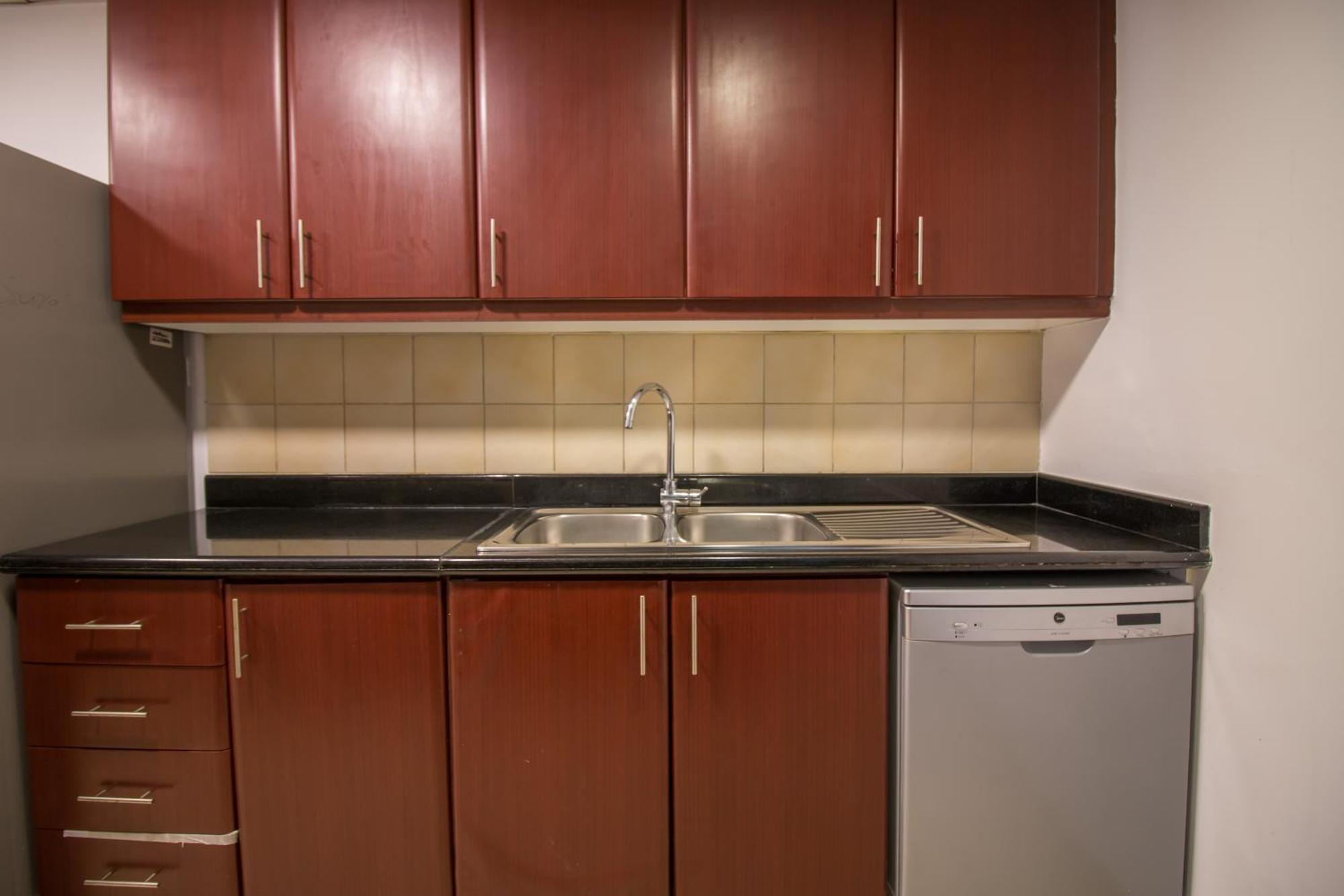 Spacious 4 Bedroom In Jbr, 5-min Walk To The Beach, Marina Views