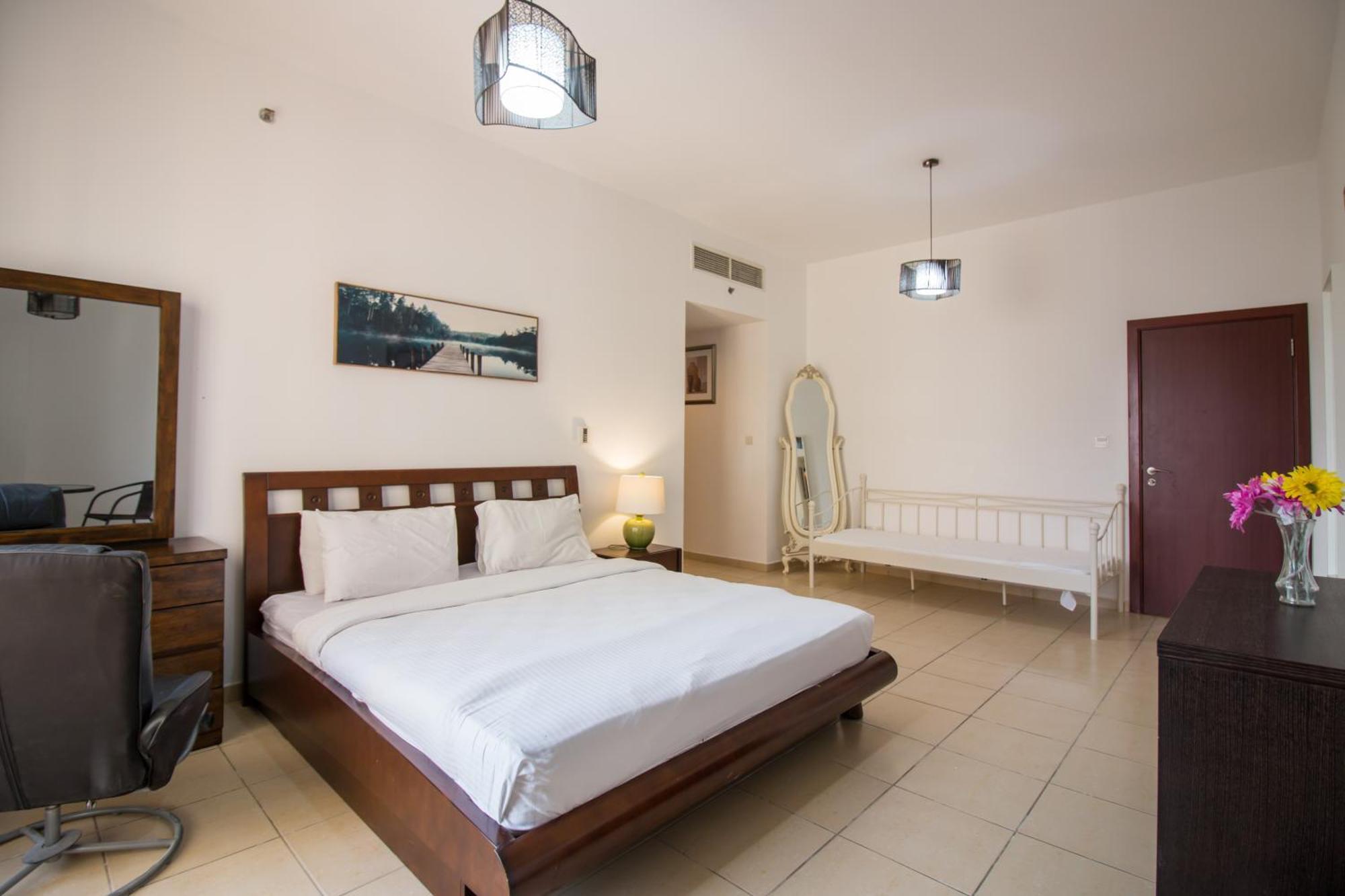 Spacious 4 Bedroom In Jbr, 5-min Walk To The Beach, Marina Views Apartment *